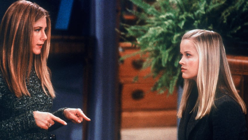 Jennifer Aniston and Reese Witherspoon in "Friends"