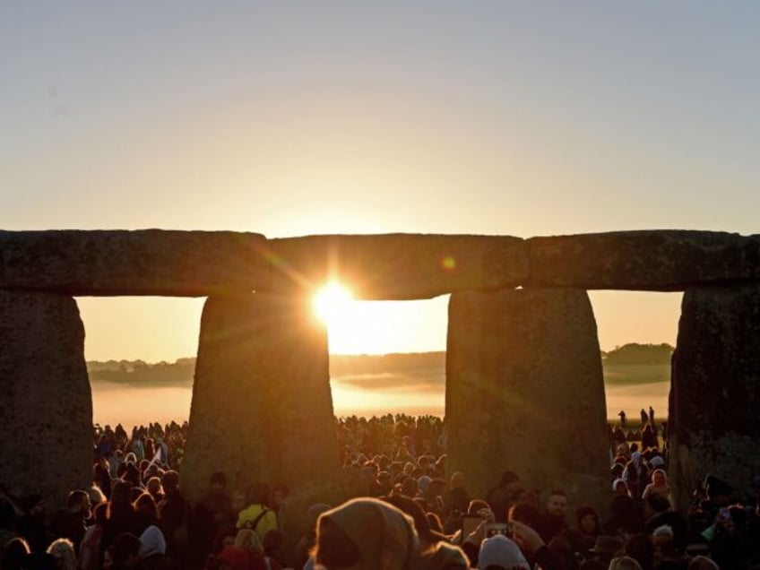 brainwashing stonehenge built when britain was a black country claims woke childrens history book