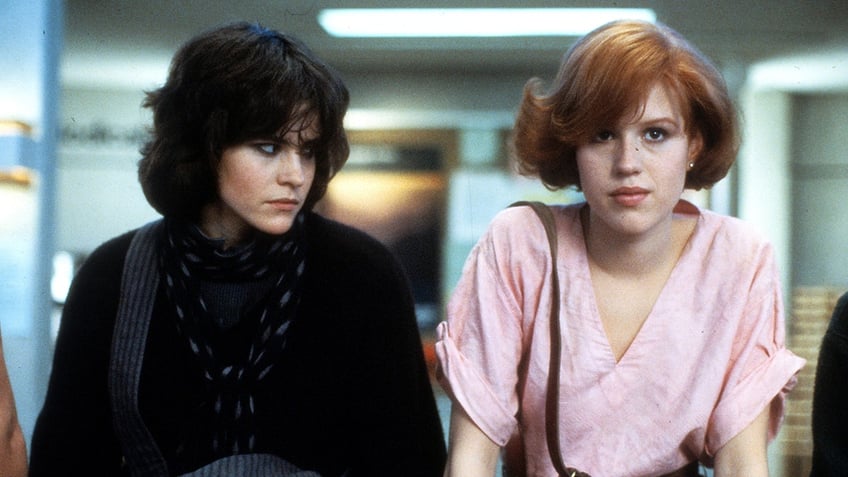 Ally Sheedy and Molly Ringwald in The Breakfast Club