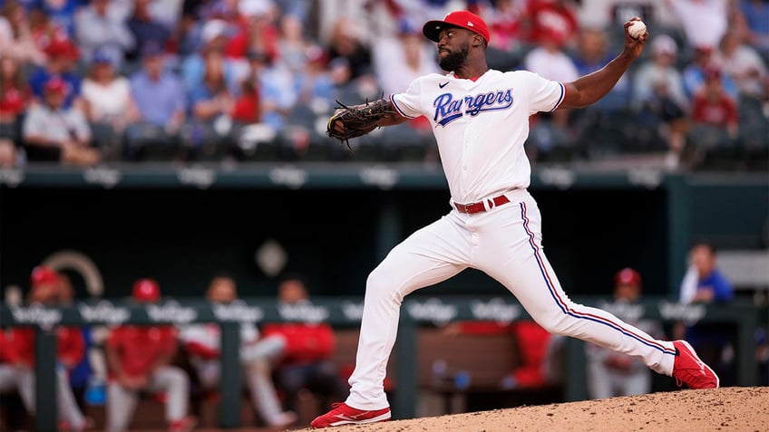 braves acquire relievers pierce johnson taylor hearn to bolster injury plagued bullpen