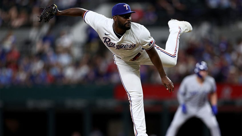 braves acquire relievers pierce johnson taylor hearn to bolster injury plagued bullpen