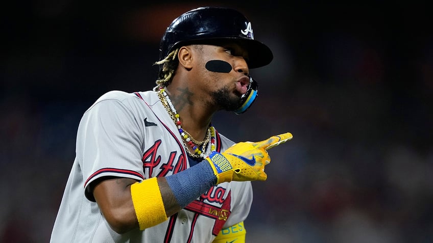 braves ronald acuna jr wins first mvp of career beating out pair of dodgers players