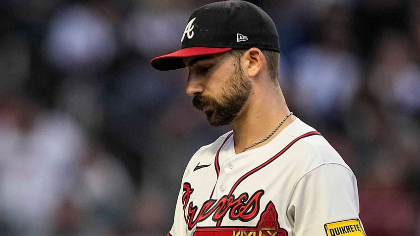 braves spencer strider has heated conversation with coach as hes removed from nlds game 1