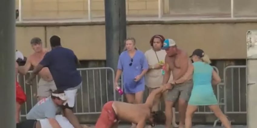 brawl at montgomery alabama riverfront dock caught on video