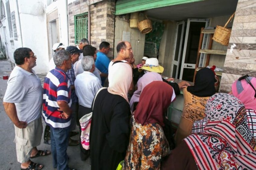 bread short tunisia to restore flour supply to some bakeries