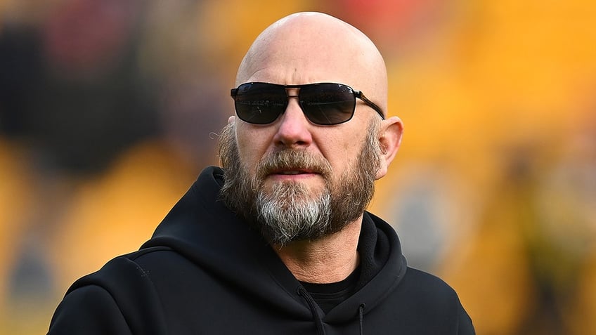 breaking bad star urges steelers to fire offensive coordinator matt canada get the f out of pittsburgh