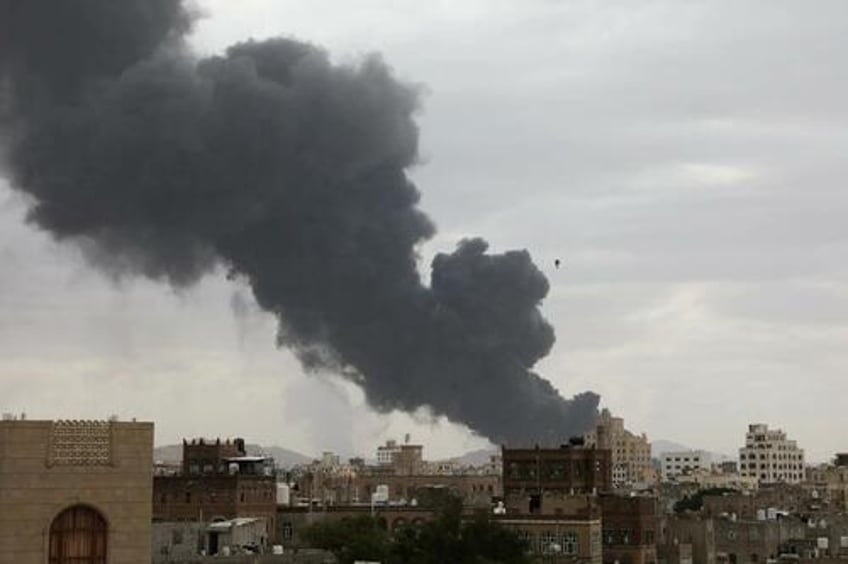 breakthrough ceasefire trump orders halt to yemen bombings houthis have capitulated