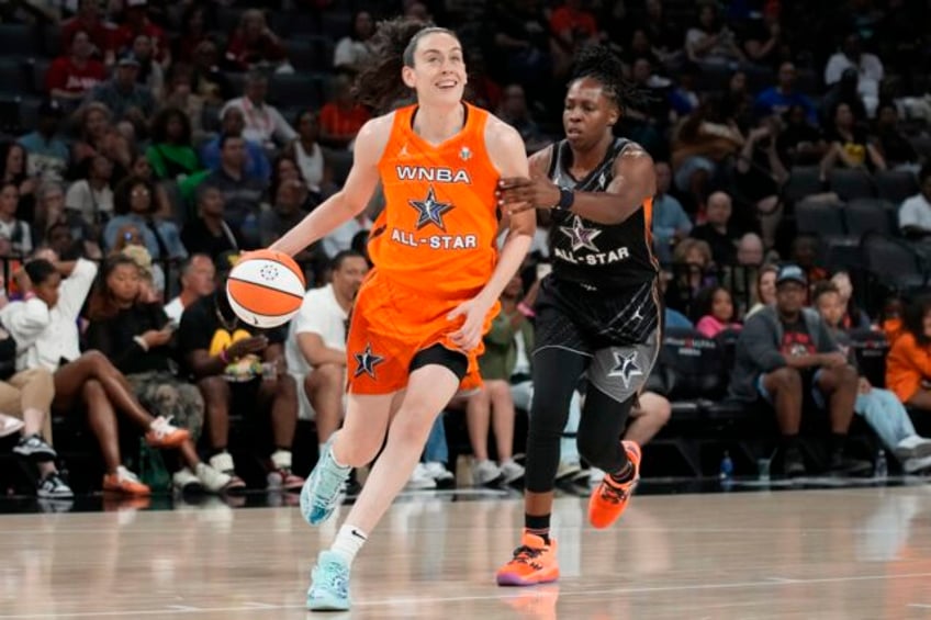 breanna stewart sets wnba record with 3rd 40 point game this season liberty beats fever 100 89