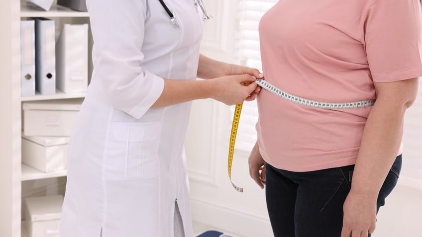 Woman obesity doctor