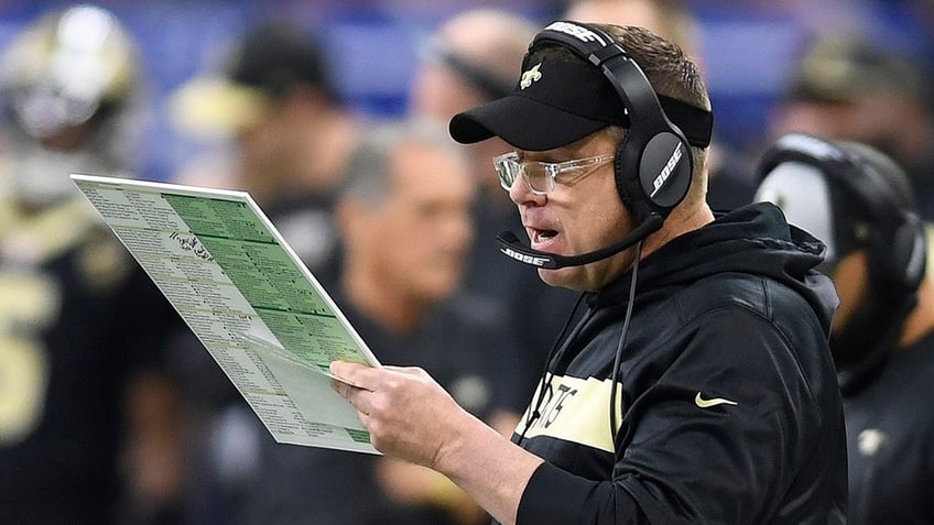 Sean Payton calls play