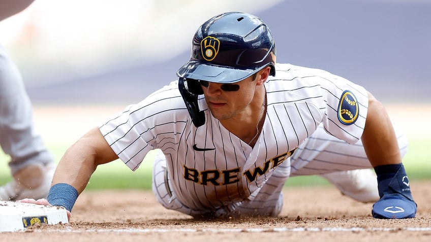 brewers rookie sal frelick has mlb debut for the ages fans in uproar over top prospect