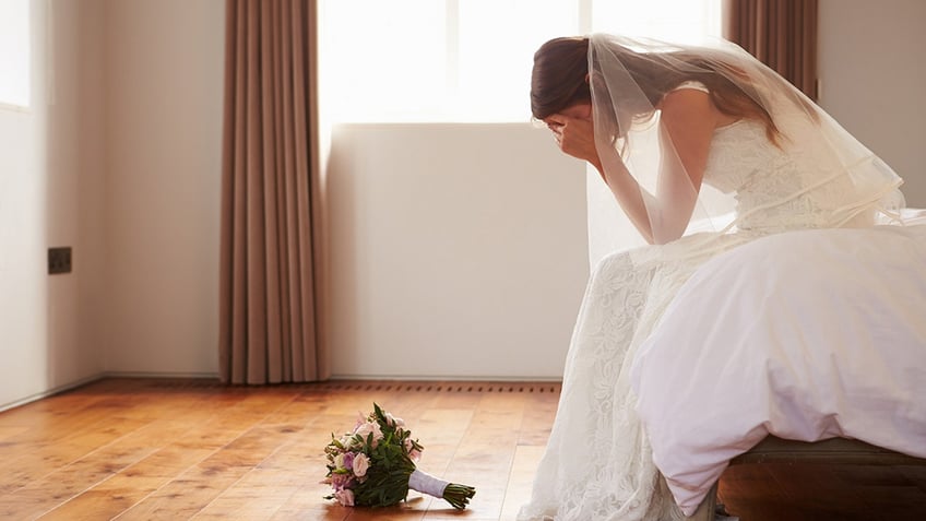 bride claims she left her own wedding after husband smashes cake in her face experts chime in