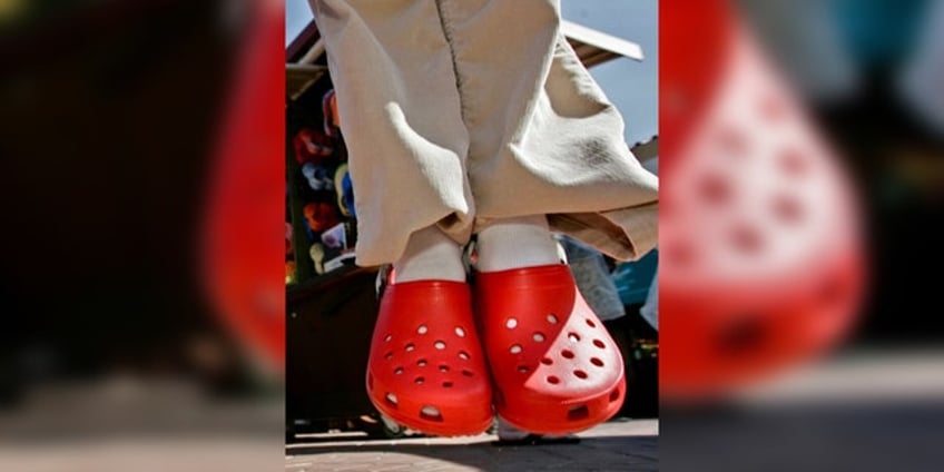 bright red crocs lead detectives to florida man accused of robbing bakery where he used to work