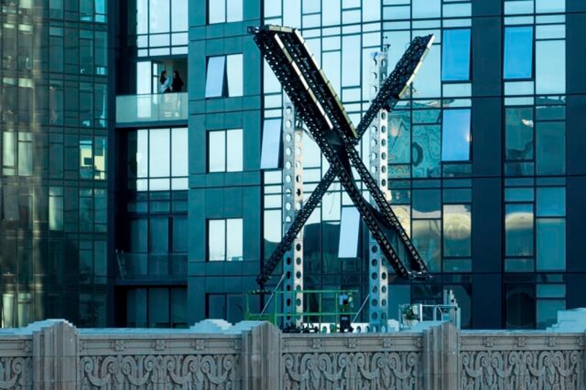 brightly flashing x sign removed from the san francisco building that was twitters headquarters