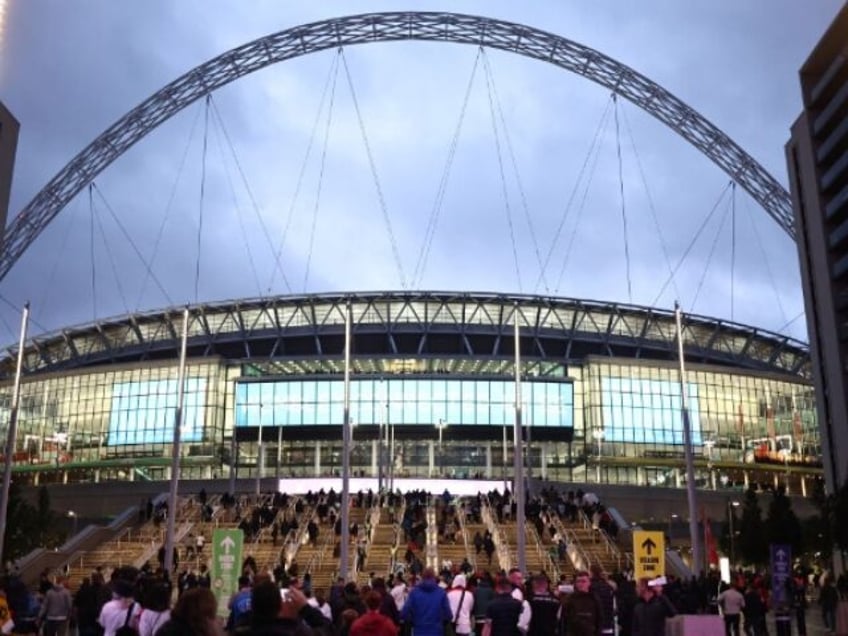 british government rebukes football association for refusing to light wembley arch in israeli colors