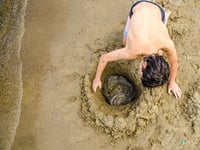 British Teen Dies in Tunnel He Dug into an Italian Beach