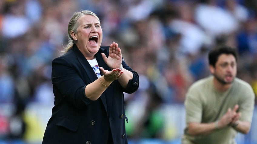 Emma Hayes coaches from the sideline