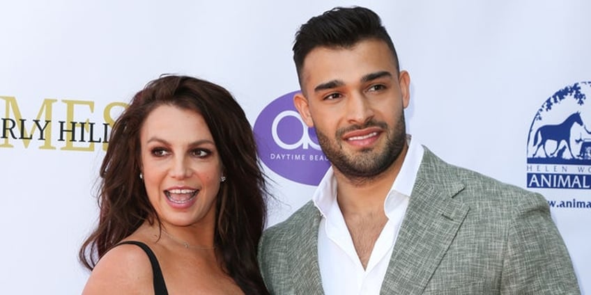 britney spears ex hesam sam asghari seeks advice on paparazzi disguises as singer discloses her pain