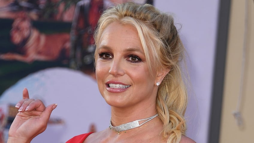 britney spears says she had abortion with justin timberlake in bombshell memoir