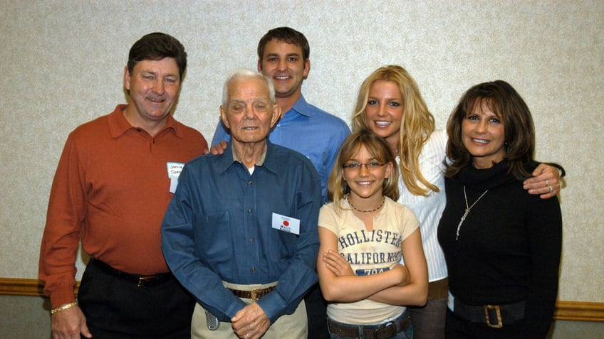 britney spears with jamie, lynn, grandfather june and bryan