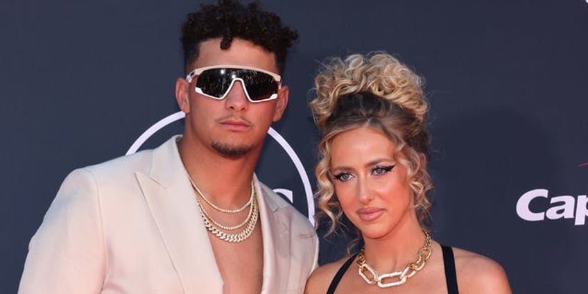 brittany mahomes blasts critics i could give two s s about peoples opinion of me