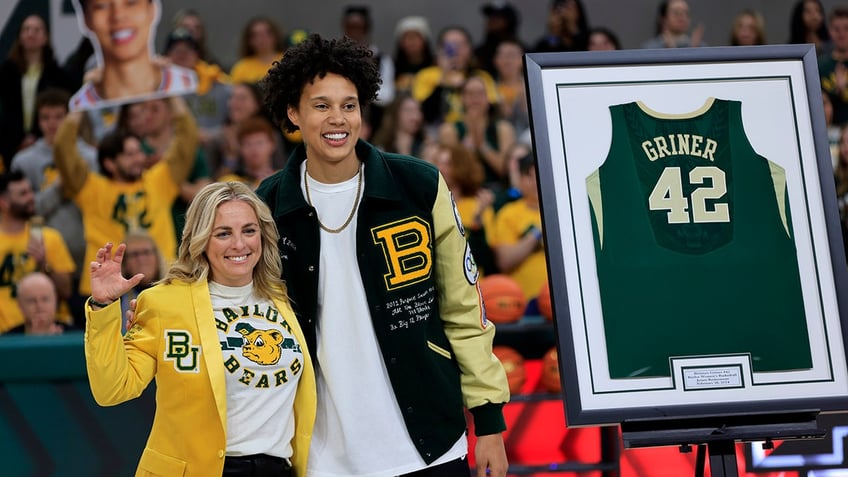 Baylor retires Brittney Griner's number