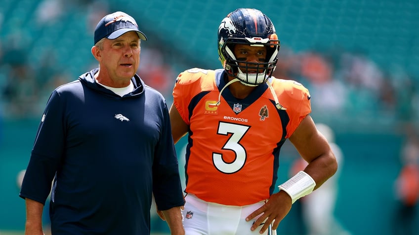 Sean Payton and Russell Wilson pregame