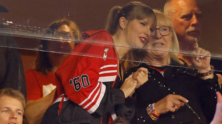 broncos troll chiefs by blasting taylor swift hit throughout the stadium after major upset