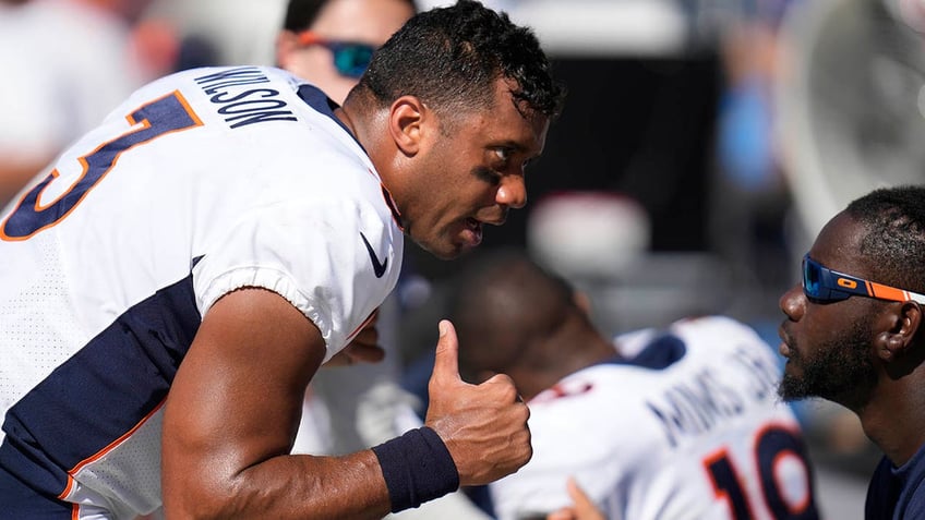 broncos winless no more as bears suffer epic collapse after being up 21 points in third quarter