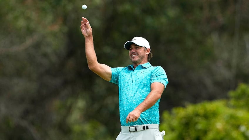 brooks koepka doesnt give a f k what country club pros think of liv move new book says