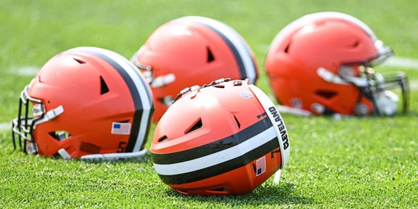browns alternate helmet uniform combination appears to reignite beef with rival bengals