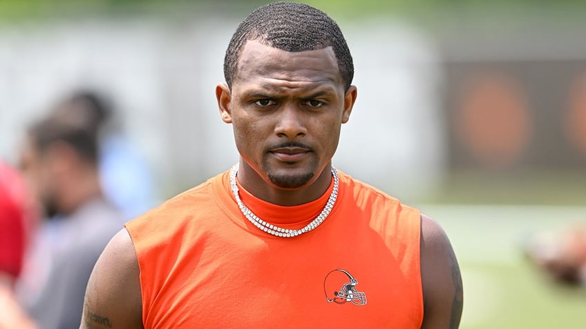 browns deshaun watson throws pass backward in awful blunder