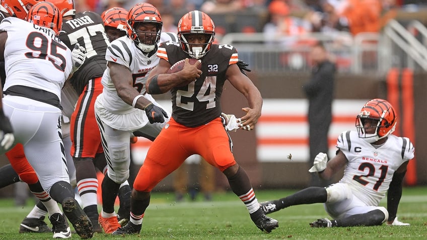 browns hold joe burrow to under 100 yards passing and stun bengals in week 1