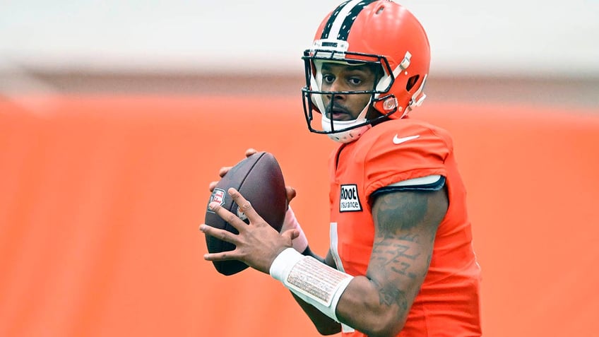 browns qb deshaun watson ruled out for second consecutive game due to shoulder injury