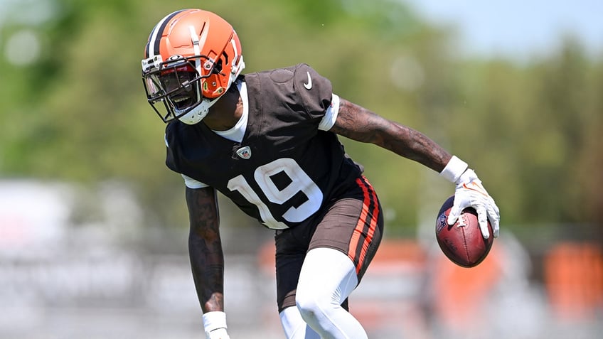 browns wide receiver to miss start of training camp with blood clots in lungs and legs