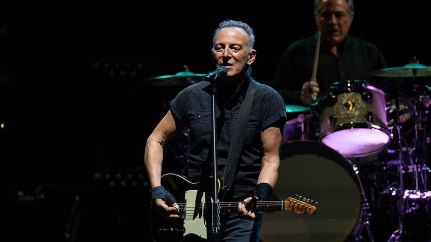 bruce springsteen cancels all remaining 2023 concert dates due to illness