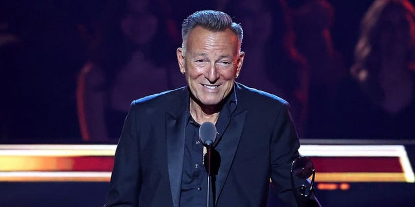 bruce springsteen cancels concert hours before start time due to illness