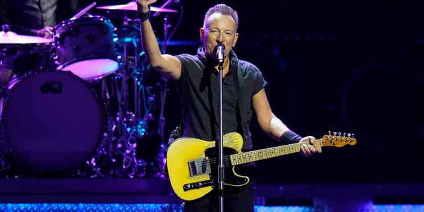 bruce springsteen cancels concert hours before start time due to illness
