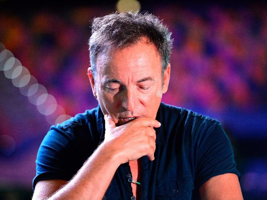 bruce springsteen is unwell philly concerts postponed due to undisclosed illness