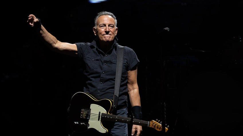 bruce springsteen shares enormity of pain hes in since postponing tour