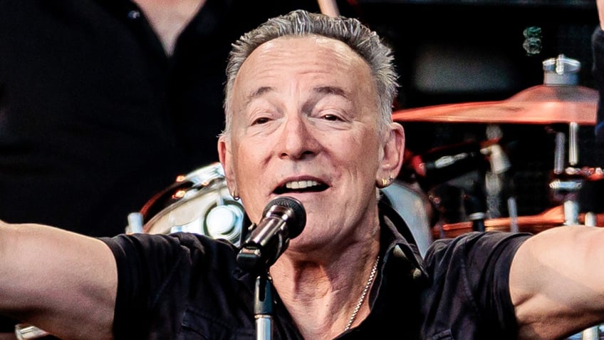 bruce springsteen shares enormity of pain hes in since postponing tour