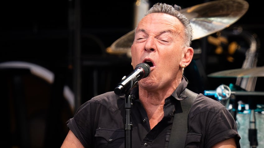 bruce springsteen shares enormity of pain hes in since postponing tour