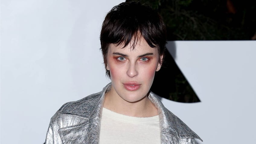 tallulah willis wears silver coat