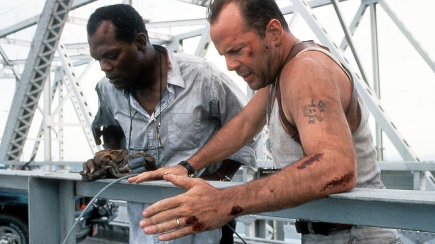 Bruce Willis and Samuel L. Jackson in Die Hard with a Vengeance