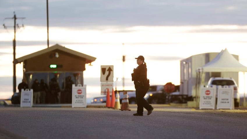 Idaho prison guard patrols exterior grounds