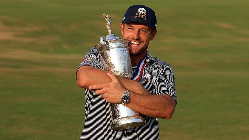 Bryson DeChambeau celebrates the US Open win