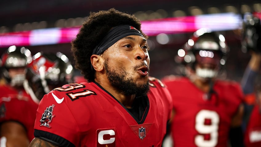 Antoine Winfield Jr. reacts on field