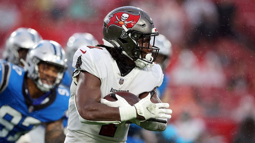 buccaneers take down division rival panthers to move up in nfc south