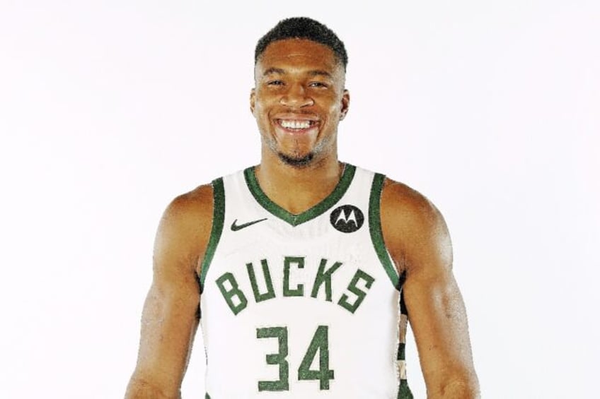 bucks star antetokounmpo agrees extension reports