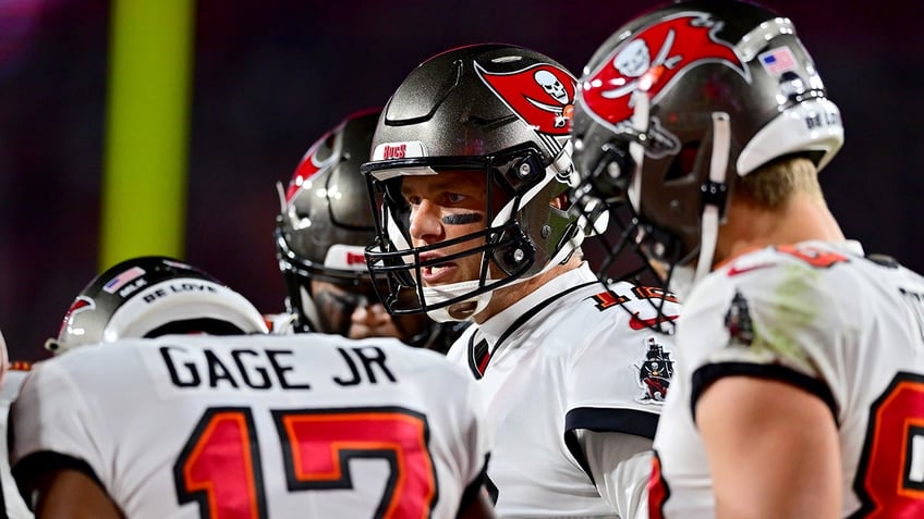 bucs being under the radar without tom brady is going to be good for us defensive lineman says